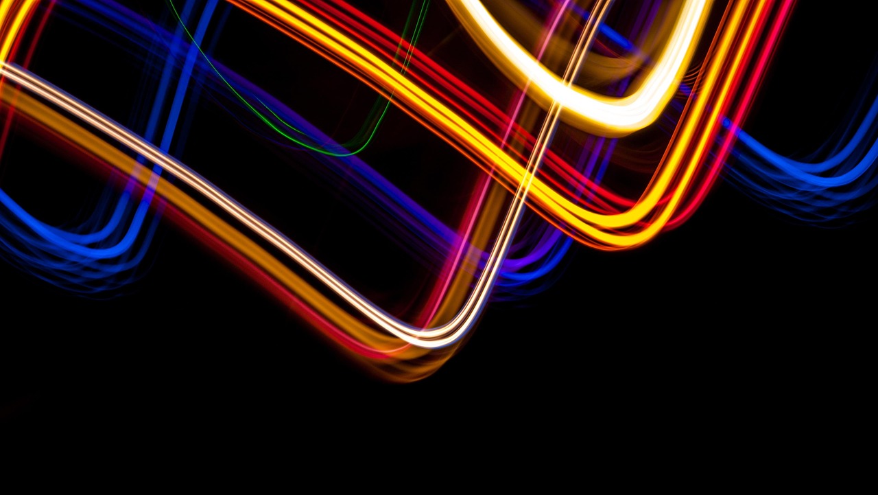 Light painting, blue, red — Mostbet 50 Free Spins: Tipy pro maximalizaci vašich výher
