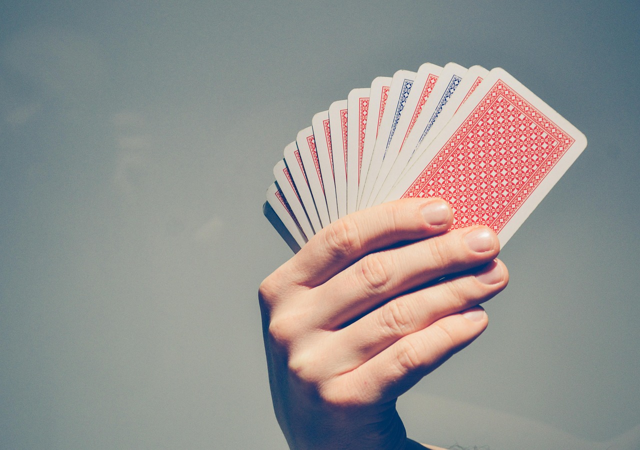 Cards, hands, poker — Обзор механики слота Pin Up Sweet Bonanza и его уникальные черты